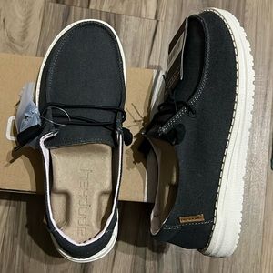 Hey Dude Shoes, new with tags, size 6